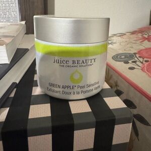 Juice Beauty Green Apple Peel Sensitive - Lime Green & Silver Jar
